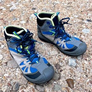 Merrell Capra Mid Hiking Boots. Big Boys Size 4.5. Pre Owned Very Good Condition